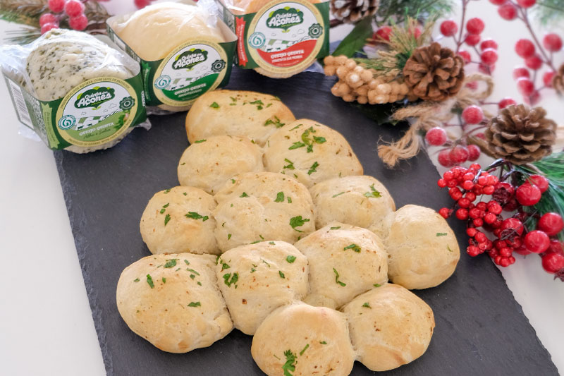 Árvore de Natal recheada com queijo