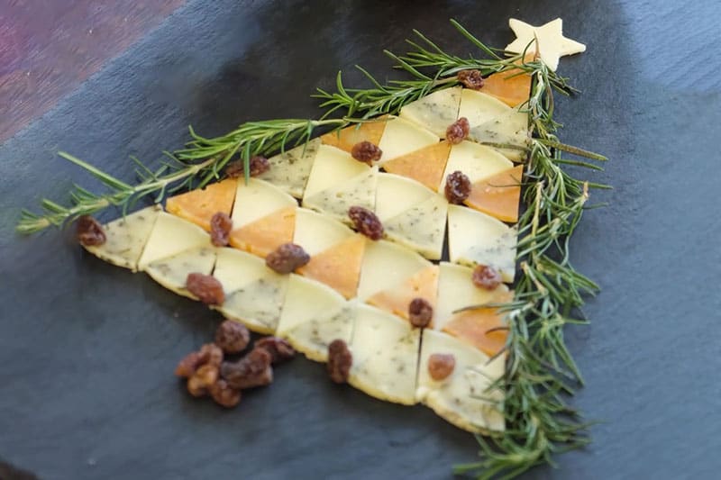 Tábua de Queijos em Formato de Árvore de Natal