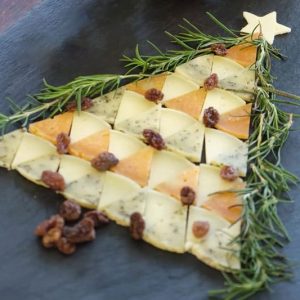 Tábua de Queijos em Formato de Árvore de Natal
